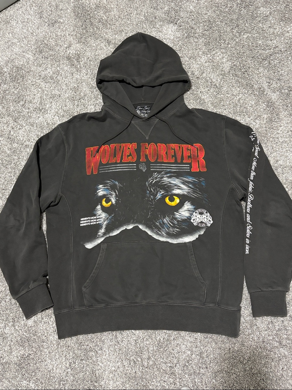 Darc Sport Hoodie Men’s Size Large Black Faded “Wolves Forever”